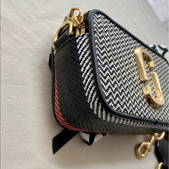 SOLD Marc Jacobs The Mixed Media Snapshot Crossbody Bag - Black - Picture 3 of 10